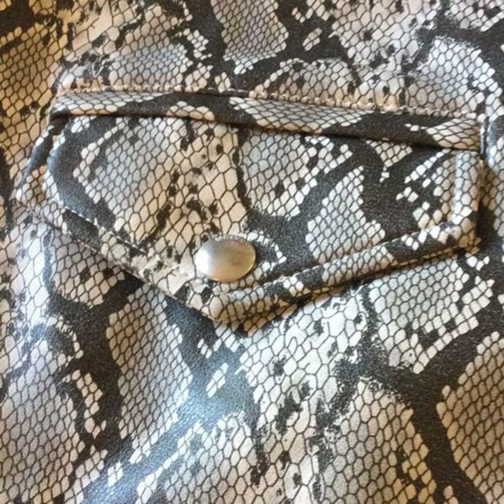 Blank NYC‎ Break Away Snakeskin Moto Jacket Size Med NWT - Picture 6 of 12